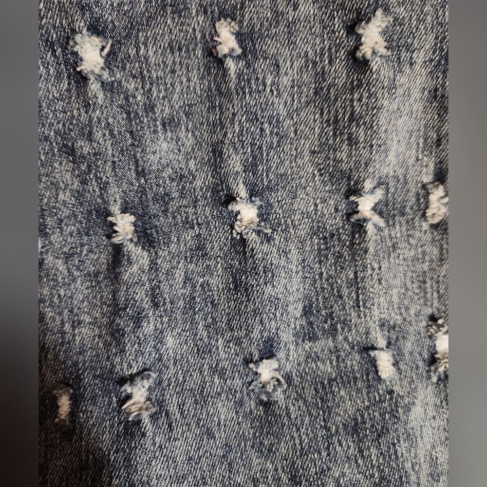 VIP Jeans - V.I.P. - Bullet Holes Distressed- Women's Blue Jeans 7/8 - Picture 2 of 5